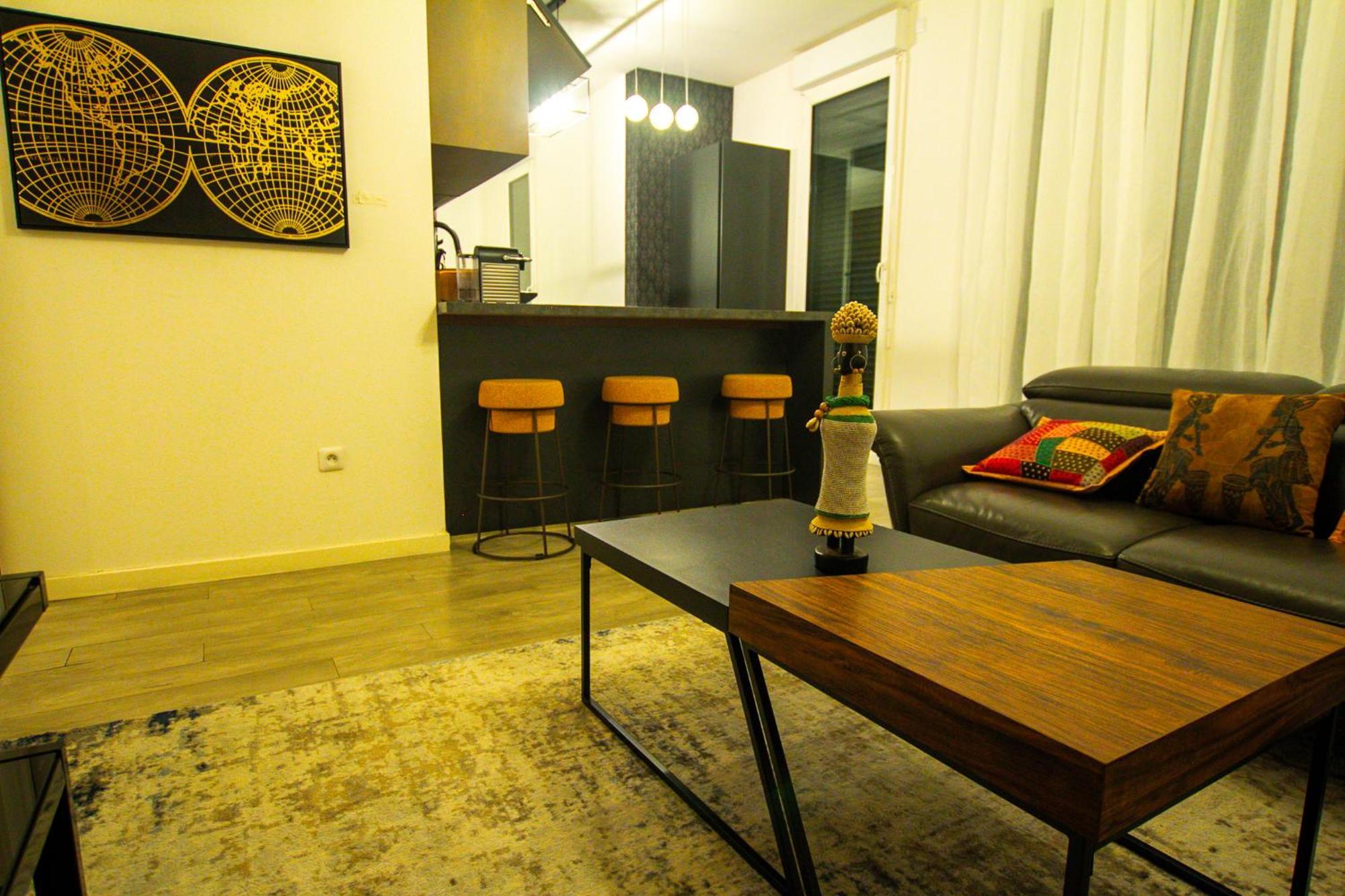 Skyview Luxury Appartement A Монтеврен Екстериор снимка