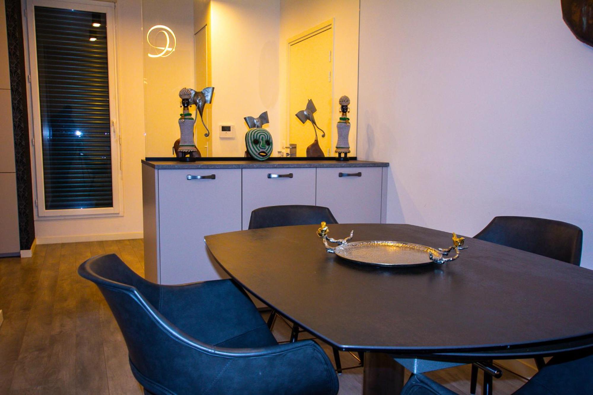 Skyview Luxury Appartement A Монтеврен Екстериор снимка